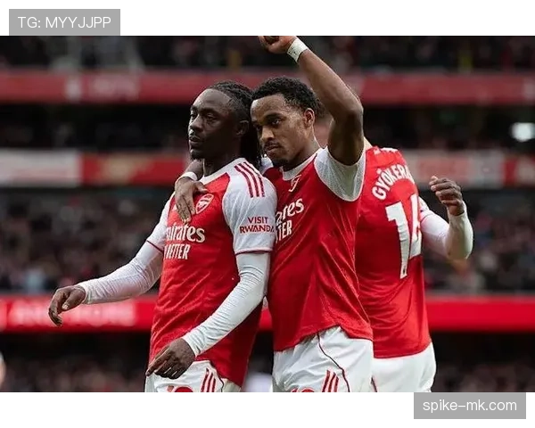 伯恩利重塑阵容迎战英超新挑战，状态回暖展现复苏势头