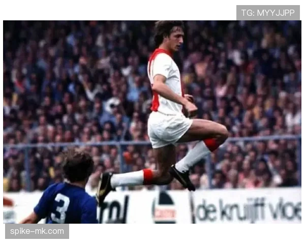 克鲁伊夫足球美学如何重塑现代足球:一场艺术与哲学的绿茵革命 克鲁伊夫足球美学如何重塑现代足球:一场艺术与哲学的绿茵革命