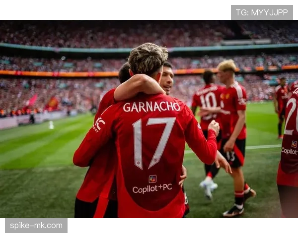 加纳乔倒钩破门解析：是否已达普斯卡什奖级神迹