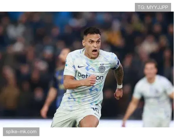 劳塔罗家庭背景与成长经历解析