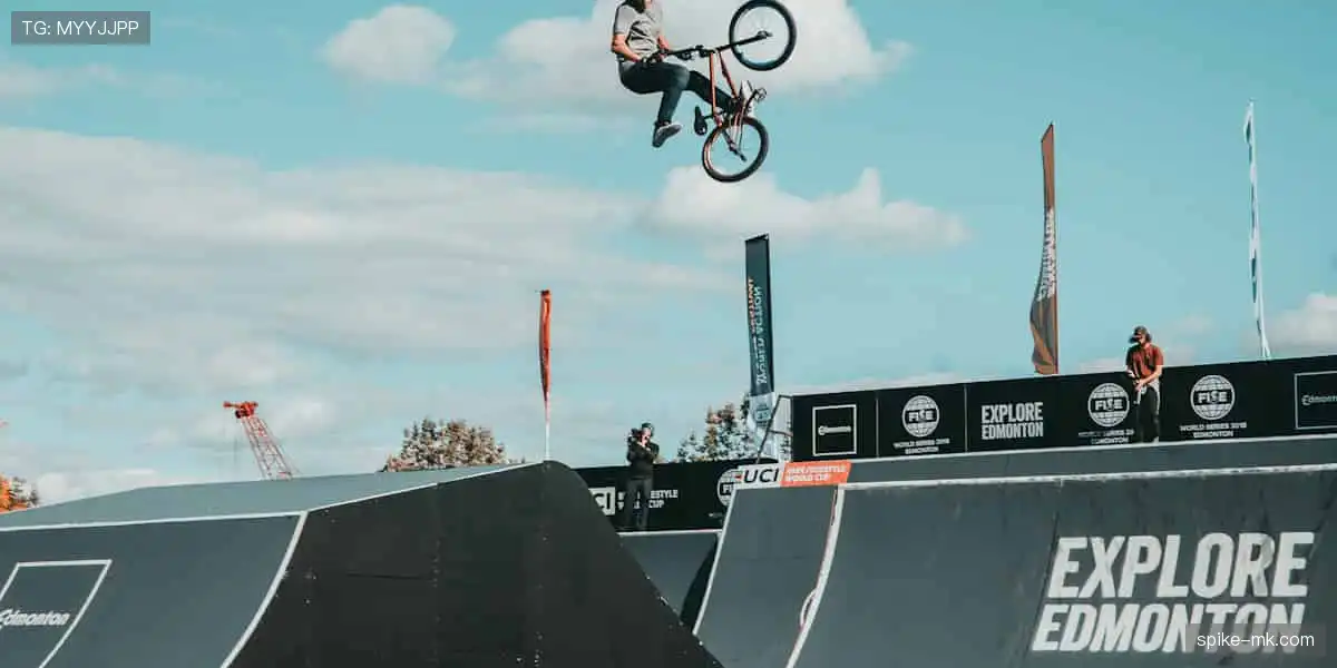 赛场周边，点燃热爱！🎉